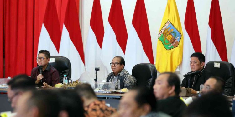 Pj. Gubernur Samsudin Pimpin Rapat Persiapan Evaluasi Kinerja Triwulan Kedua