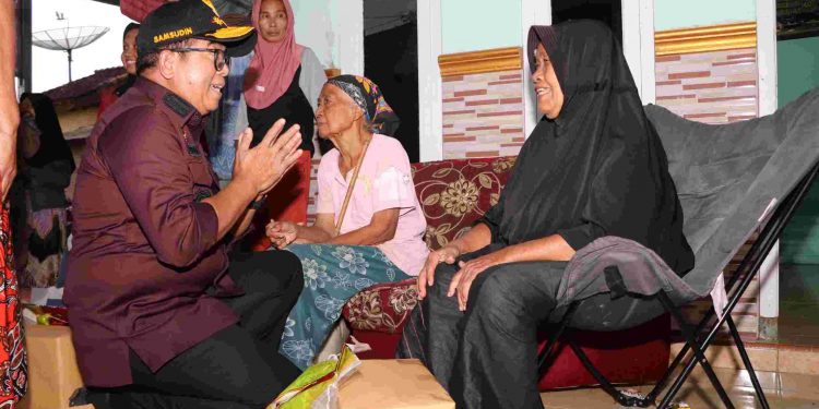 Pj. Gubernur Samsudin Tinjau Wilayah Terdampak Banjir di Pringsewu dan Salurkan Bantuan