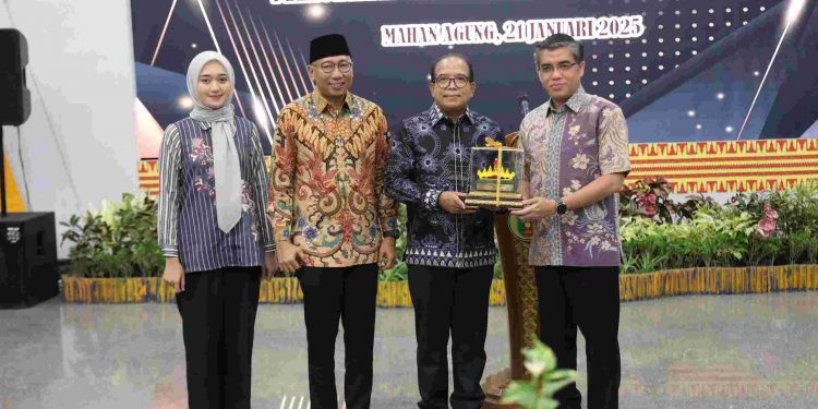 Pj. Gubernur Lampung Gelar  Bersama Menaker Tegaskan Komitmen Pembangunan Tenaga Kerja Unggul