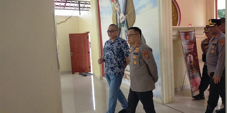 Tim Jibom Polda Lampung Sterilisasi Vihara, Jelang Tahun Baru Imlek 2576 Kongzili