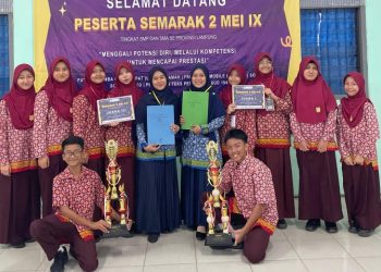 Tim SMP Al Kautsar Boyong Juara 1 dan 3 LCT PPKn Semarak 2 Mei