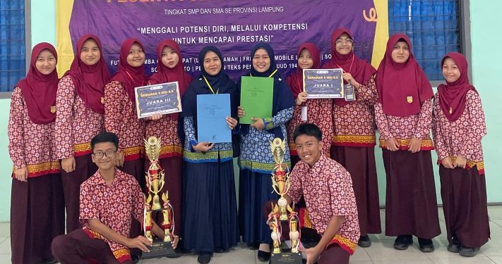 Tim SMP Al Kautsar Boyong Juara 1 dan 3 LCT PPKn Semarak 2 Mei