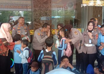 Beri Motivasi dan Kenalkan Lingkungan Baru,  Anak Disabilitas SDB Bandar Lampung Kunjungi Mapolresta 
