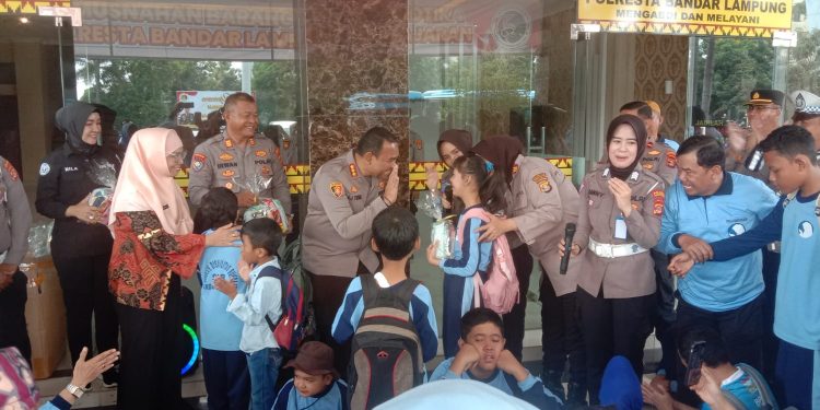 Beri Motivasi dan Kenalkan Lingkungan Baru, Anak Disabilitas SDB Bandar Lampung Kunjungi Mapolresta