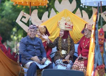 Karnaval dan Muhibah Seni Meriahkan Dies Natalis ke-57 FKIP Unila