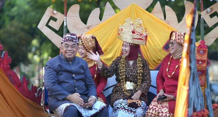 Karnaval dan Muhibah Seni Meriahkan Dies Natalis ke-57 FKIP Unila