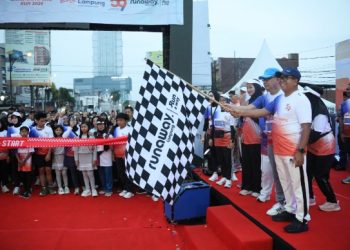 Pj. Gubernur Samsudin Lepas Ribuan Peserta Lomba Lari Bank Lampung Run 2025