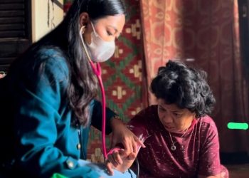 Mahasiswa KKN Unila Periksa Kesehatan Warga Disabilitas di Lampura Secara  Door to Door