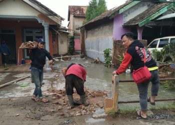 Dinas PU Kota Bandar Lampung Perbaiki Tembok Warga yang Jebol Akibat Banjir