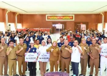 Walikota Bandar Lampung Eva Dwiana Berikan Tali Asih ke Atlet dan Pelatih PON XXI