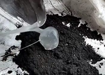 Mahasiswa KKN Unila Latih Warga Candi Rejo Membuat Briket Kulit Singkong