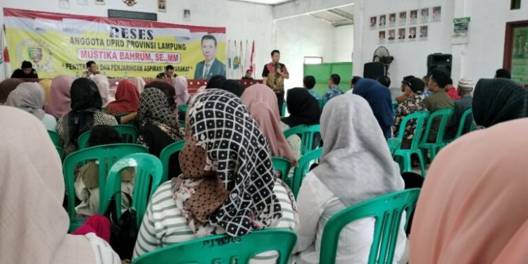 Warga Sungai Langka Pesawaran Minta DPRD Lampung Selesaikan Sejumlah Persoalan