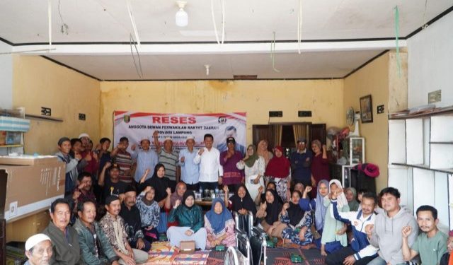 Anggota DPRD Lampung Yanuar Berikan Bantuan Kursi Roda Untuk Penyandang Disabilitas