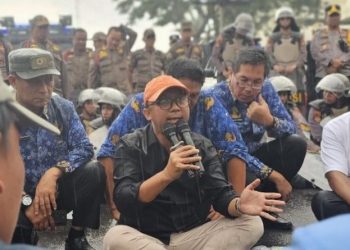 Anggota Komisi V Syukron Muchtar Terima Aspirasi Mahasiswa