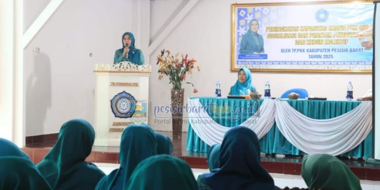 Ketua TP-PKK Pesibar Buka Sosialisasi & Praktek Pembuatan Tanaman Obat Keluarga