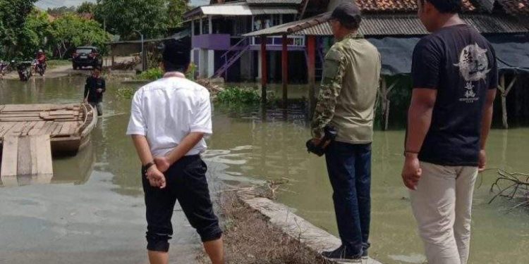 Anggota DPRD Lampung Yusnadi Sidak Pembangunan Jembatan Kali Bungur