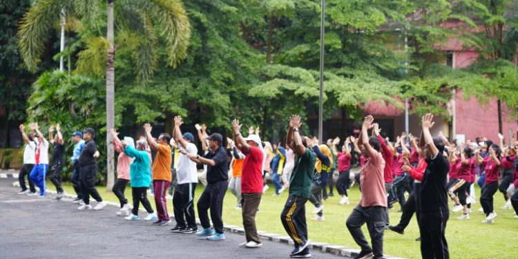 Unila Gelar Senam Bersama Bertajuk “Unila Be Strong”