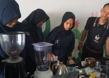 Pramuka SMA Al Kautsar Gelar Sigma Scoutpreneur di The Habits Coffee