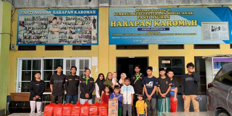 Yayasan Alfian Husin dan Sedulur Mirza Bagikan 3.000 Nasi Kotak Selama Ramadhan