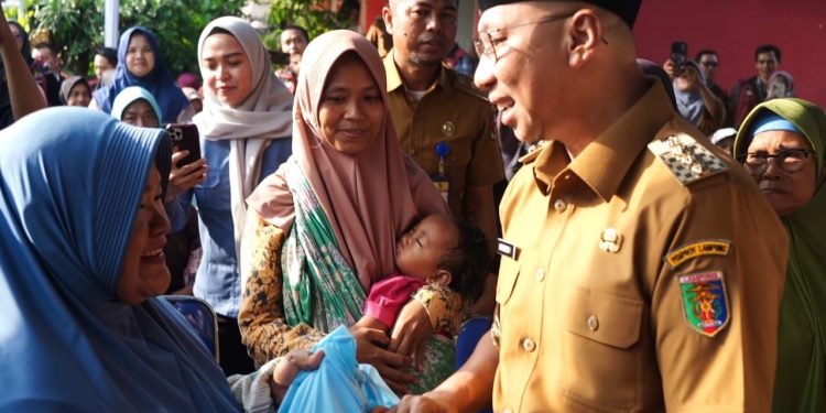 Gubernur Mirza Beri Bantuan Sembako, Kursi Roda, Hingga UEP