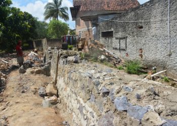 Antisipasi Banjir, Tim Satgas Tertibkan 18 Bangunan Diatas Saluran Air Maupun Sungai