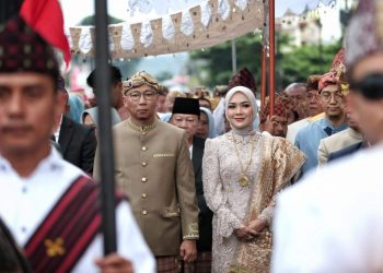 Pemprov Lampung dan MPAL Gelar Acara Adat “Ngantak”, Menghantar Gubernur Rahmat Mirzani Djausal