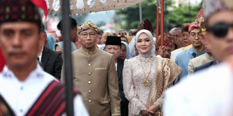 Pemprov Lampung dan MPAL Gelar Acara Adat “Ngantak”, Menghantar Gubernur Rahmat Mirzani Djausal