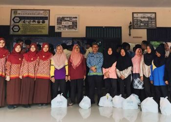 SMP Al Kautsar Bagikan 290 Paket Sembako Ramadhan Kepada yang Membutuhkan