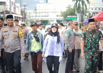 Walikota Eva Bersama Forkopimda Bagikan 6000 Paket Takjil Gratis