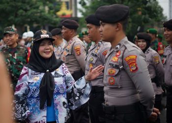 Walikota Eva Dwiana Pimpin Apel Gelar Pasukan Operasi Ketupat Krakatau 2025