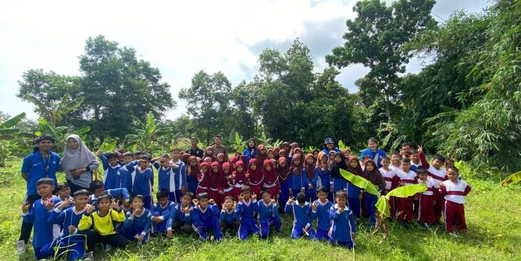 KKN Unila Gelar Program “Kecil Menanam, Dewasa Memanen” di SD Lampung Tengah