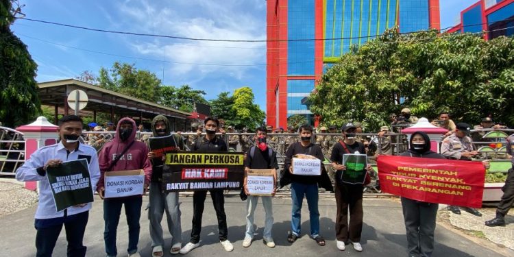 Lima Hari Walikota Tak Kunjung Temui Pendemo, Massa Gelar Aksi Diam