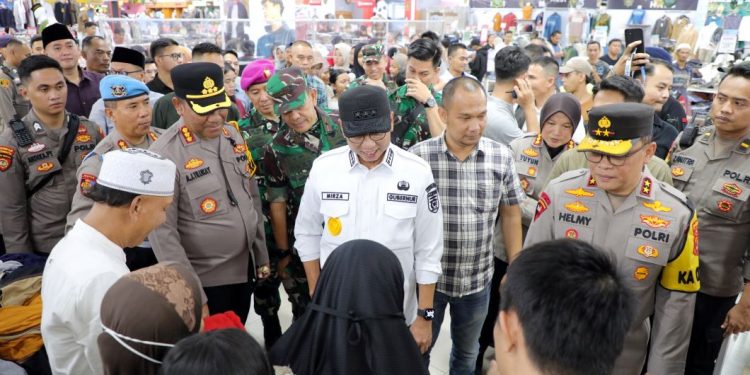 Gubernur Mirza dan Jajaran Forkopimda Pantau Pengamanan Malam Takbir di Bandar Lampung