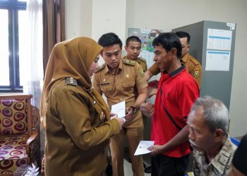 Pemkot Bandar Lampung Beri Bantuan Untuk Korban Angin puting Beliung di Kemiling