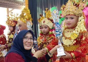 TK Al Kautsar Gelar Fashion Show Busana Nusantara Peringati Hari Kartini
