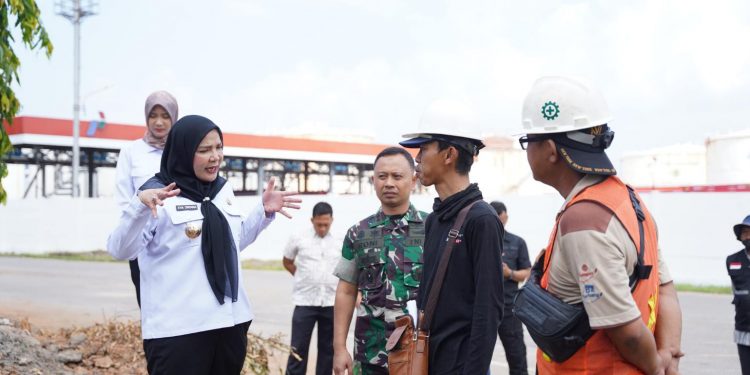 Walikota Eva Janjikan Jalan Tirtayasa Dibangun Tahun Ini