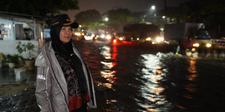 Banjir Genangi Jalan Yos Sudarso, Pemkot Kritik Balai Jalan Nasional