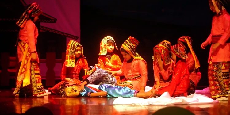 Pentas Seni Meriahkan Acara Perpisahan TK Al Kautsar