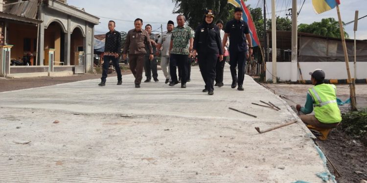 Walikota Eva Dwiana Tinjau Langsung Perbaikan Jalan Tirtayasa Sukabumi