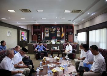 Gubernur Mirza Siap Turun Tangan Atasi Kisruh Bongkar Muat