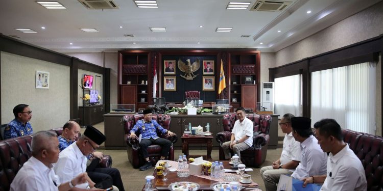 Gubernur Mirza Siap Turun Tangan Atasi Kisruh Bongkar Muat