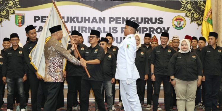 Gubernur Lampung Kukuhkan 113 Jurnalis Pemprov, Dorong Peran Strategis Media Bangun Daerah
