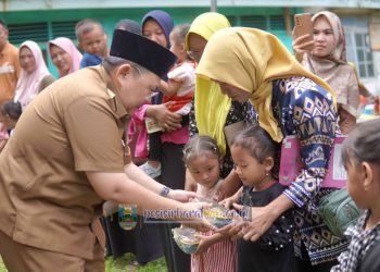 100 Hari Kerja, Pemkab Pesibar Gelar Vaksinasi untuk Balita