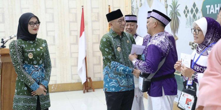Lampung Berangkatkan 7.050 Jamaah Haji, Tambah Uang Saku Rp1 Juta