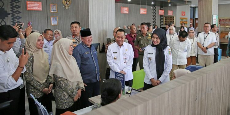 Lampung Luncurkan P4! Inovasi Pelayanan Publik Modern Memangkas Birokrasi, Lawan Pungli dan Dorong Investasi