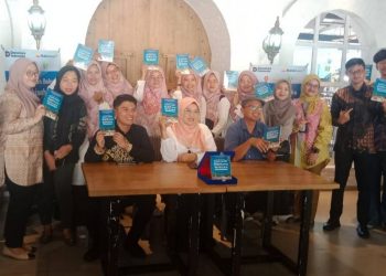 Kolaborasi PTBA dan SMPN 25 Pesawaran Luncurkan Buku Kumpulan Cerita Fabel