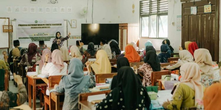 Tingkatkan Literasi Numerasi, Dosen UIN RIL Helat Pelatihan Abacus Untuk Guru MIN