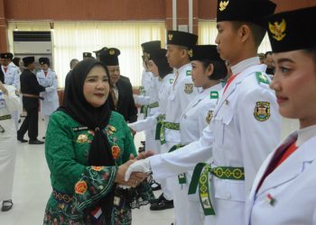 Pengukuhan Paskibraka 2025, Walikota Eva Dwiana Tekankan Nasionalisme Generasi Muda