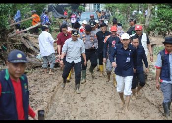 Bupati Lampung Barat Tinjau Lokasi Banjir Suoh-BNS, Pastikan Bantuan dan Pemulihan Warga