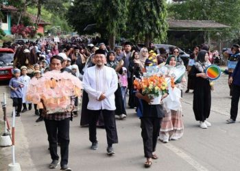 Meriahkan Maulid Nabi, SD Al Kautsar Gelar Pawai dan Ceramah Agama